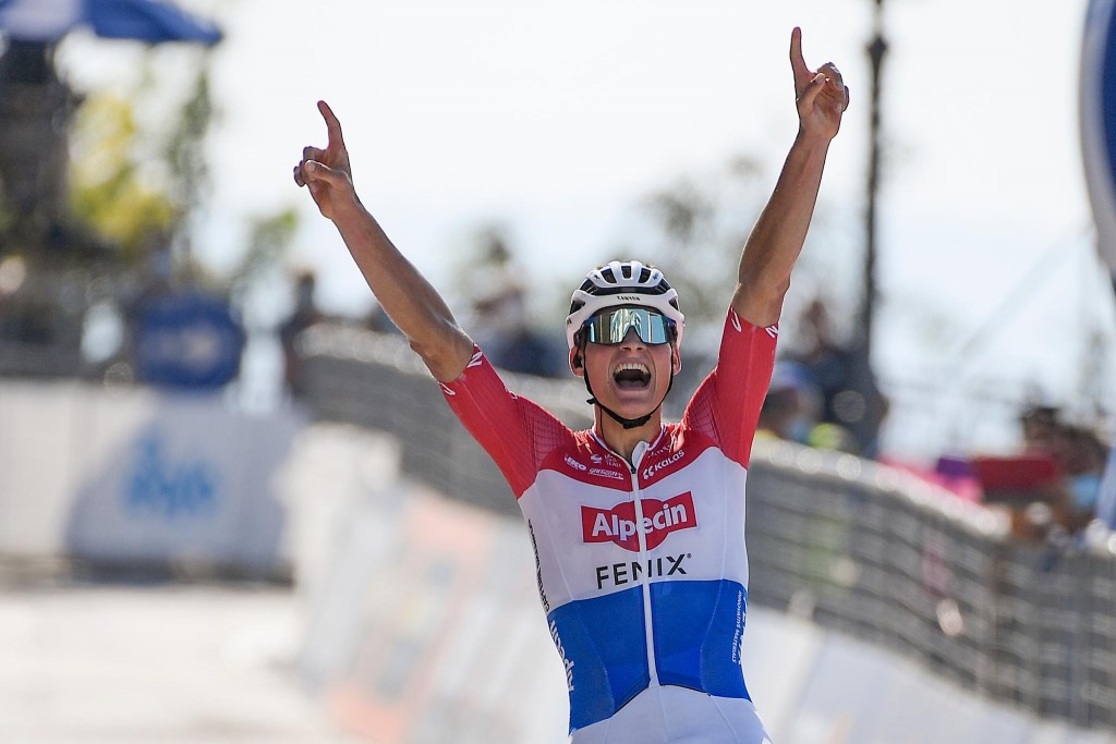 Tirreno-Adriatico, un grande Van der Poel vince a Loreto