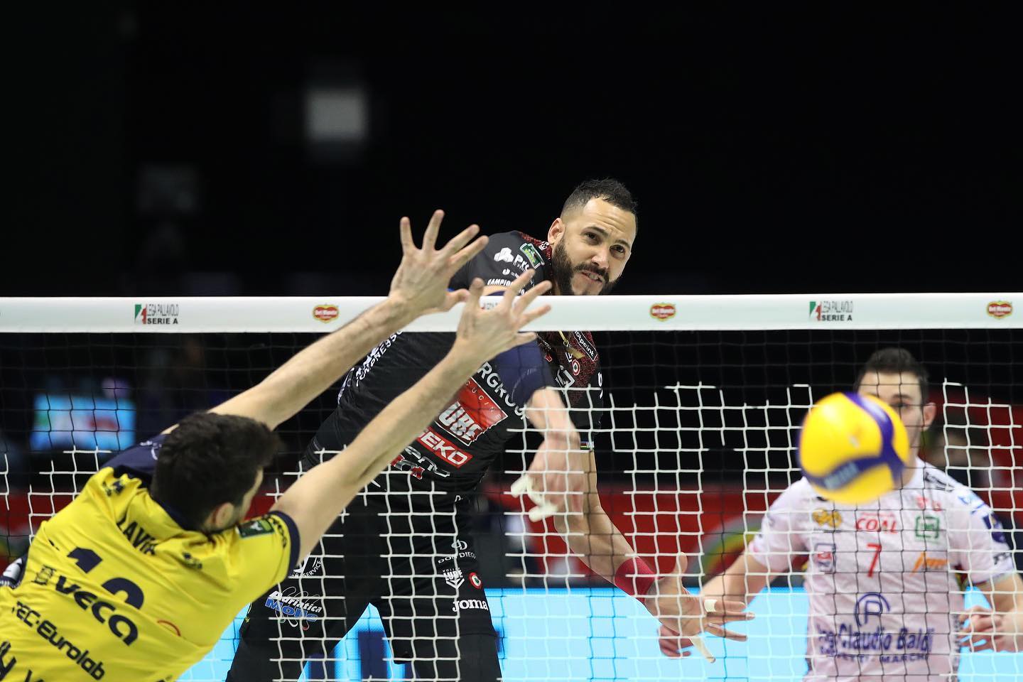 Lube in finale di Coppa Italia, batte Modena (3-0) e trova Perugia