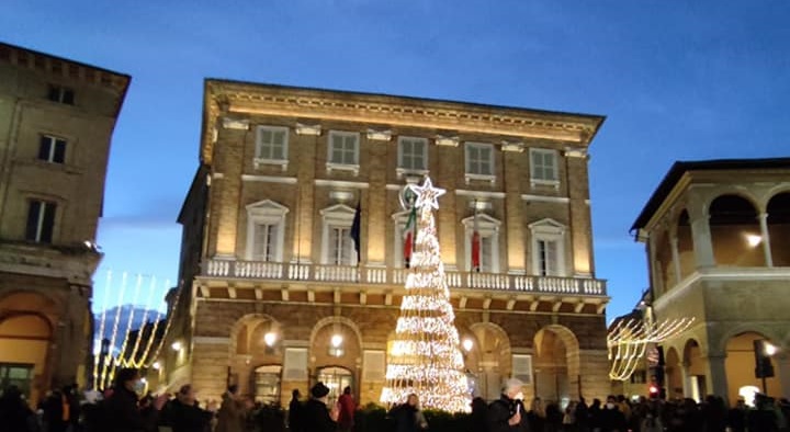 Macerata, grande lavoro di squadra per eventi social natalizi