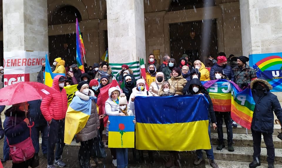 Macerata in piazza con CGIL, CISL e UIL per la pace in Ucraina