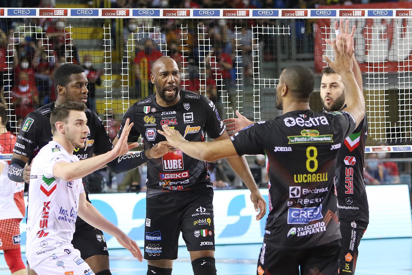 Lube in Finale della SuperLega, Gara5 con Trento vinta 3-2