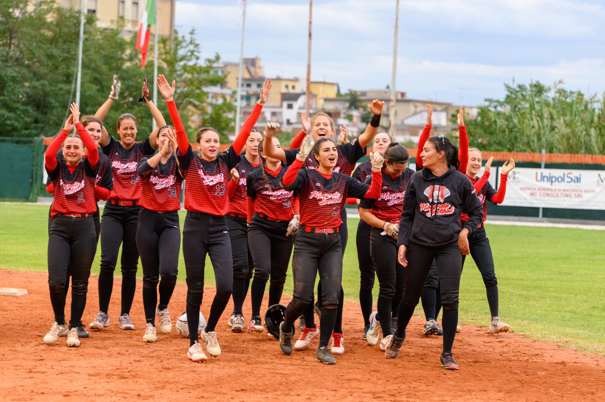 Macerata Softball promosso in A1, festa sul diamante di via Cioci