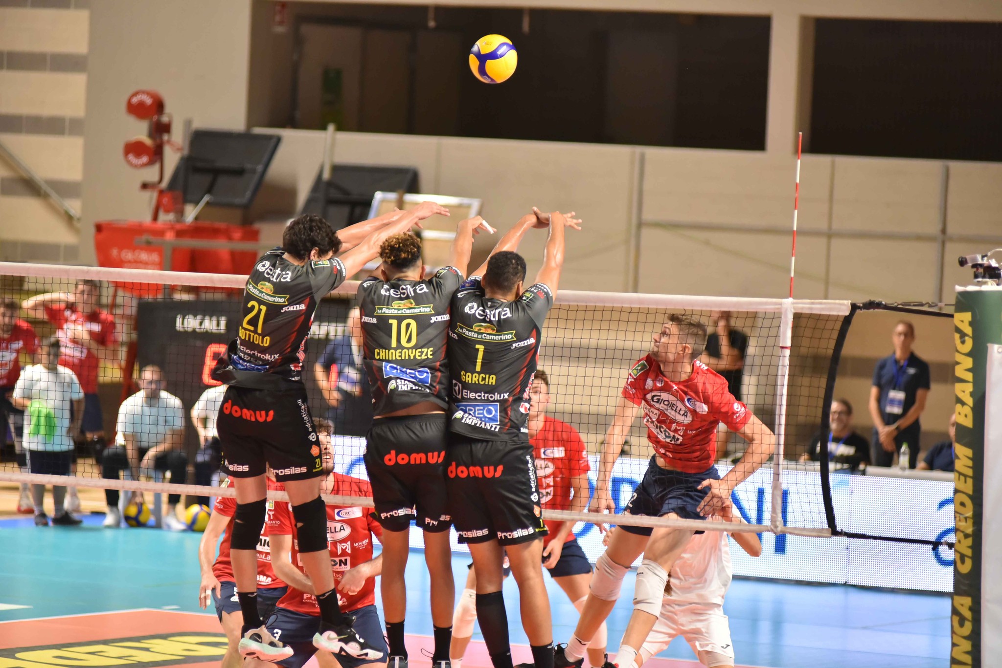 Lube inizia bene la SuperLega, a Taranto vince in tre set