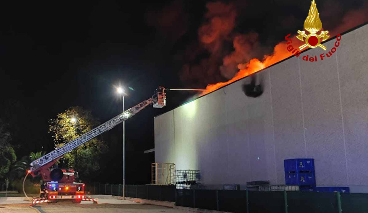 Incendio Rimel a Pollenza, venerdì riapriranno scuole e attività