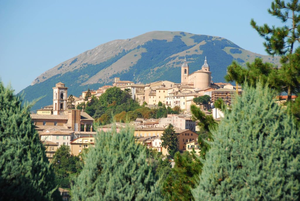 Camerino, la Festa del Torrone nel Grand Tour delle Marche