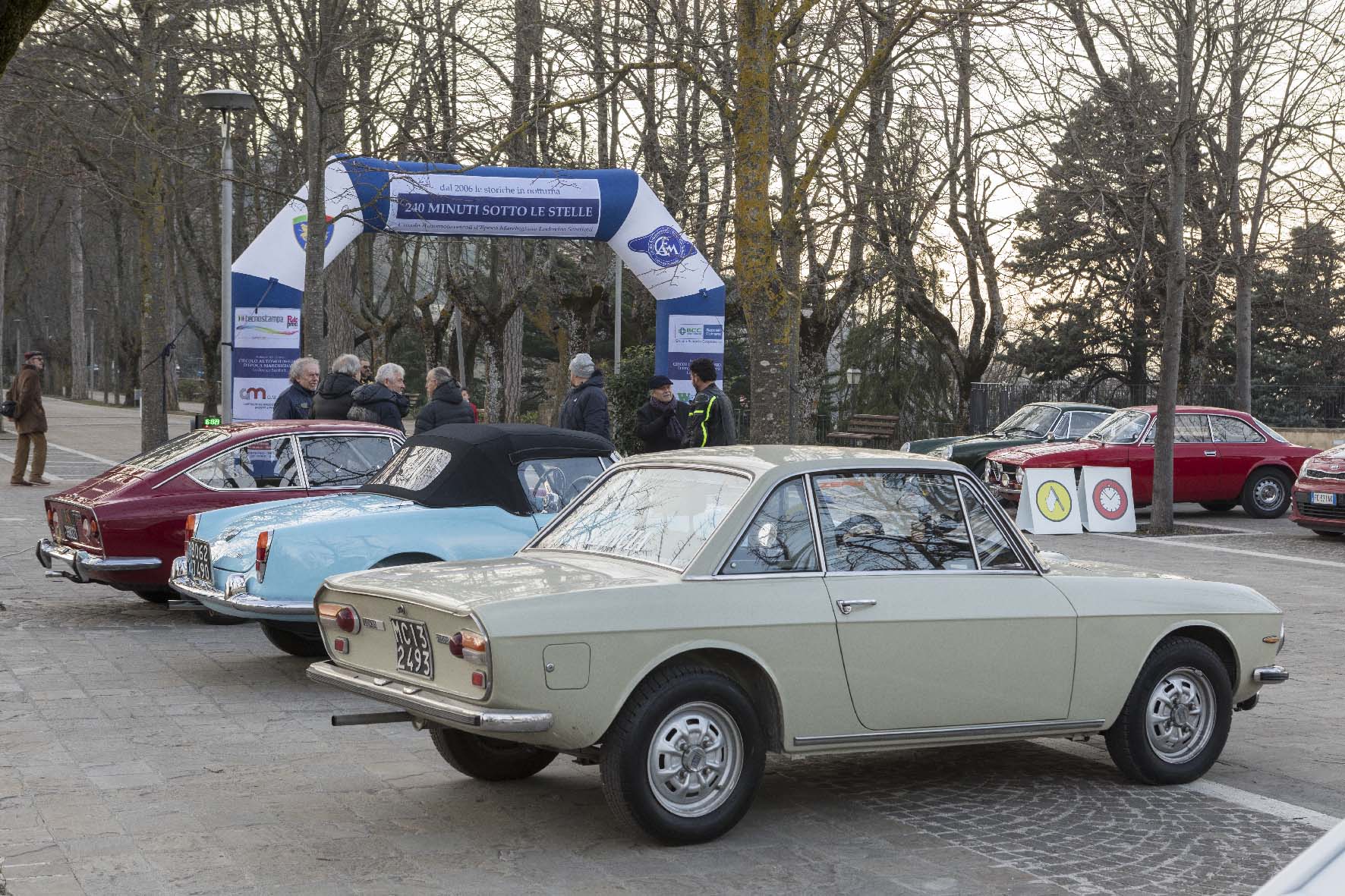 Cingoli, “240 minuti sotto le stelle” con le auto d’epoca