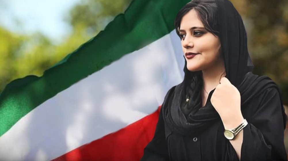 Macerata, flash mob “Donna, vita, libertà!” per il popolo iraniano