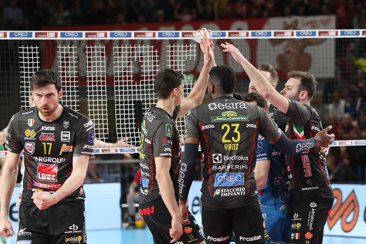 Lube vince Gara 5 con Allianz Milano (3-1), è in finale scudetto