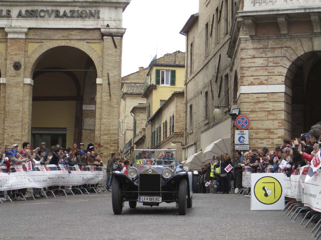 1000 Miglia sulle strade marchigiane, sosta a Macerata