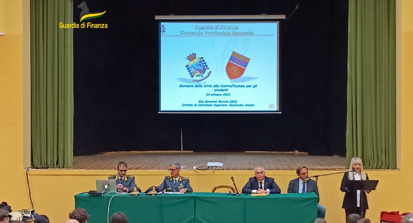 San Severino Marche, Guardia di Finanza incontra gli studenti