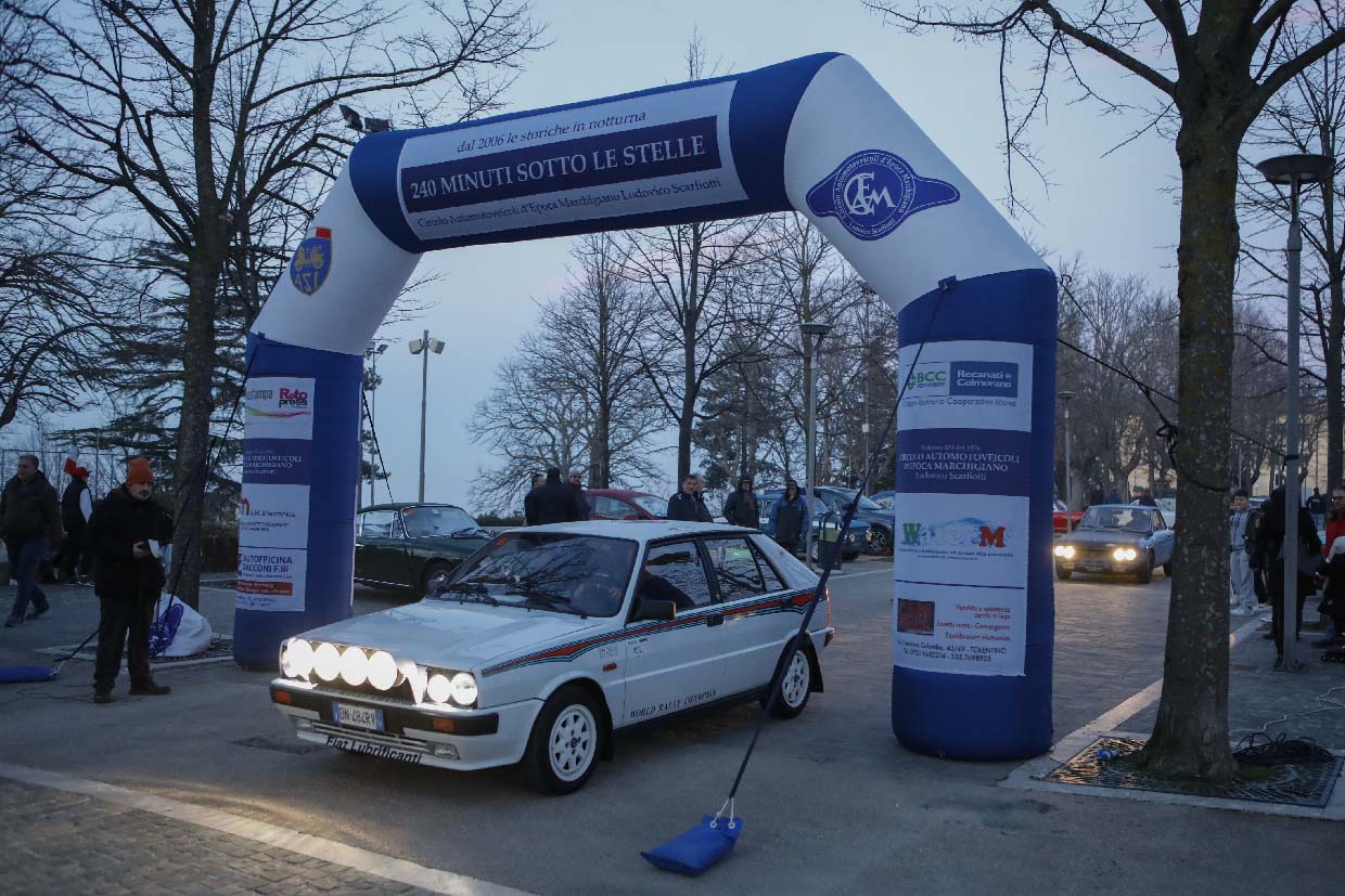 San Severino Marche, “240 minuti sotto le stelle” con le auto d’epoca