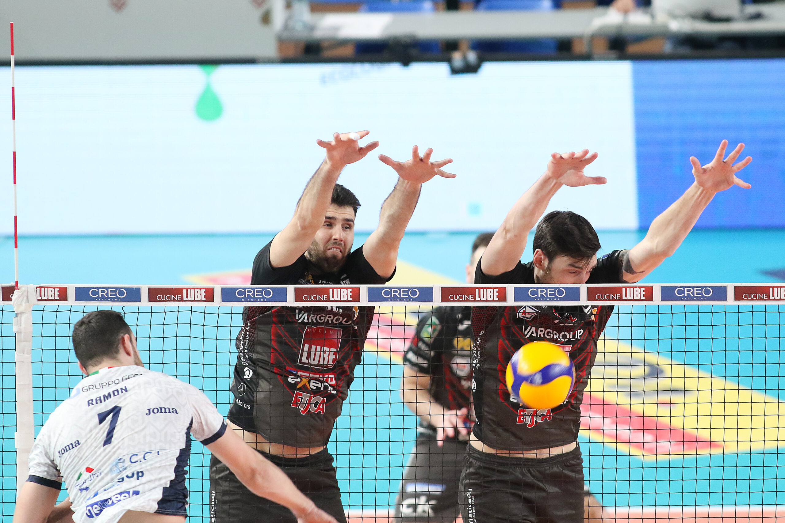 Lube vince al tie-break contro Cisterna e sale al terzo posto