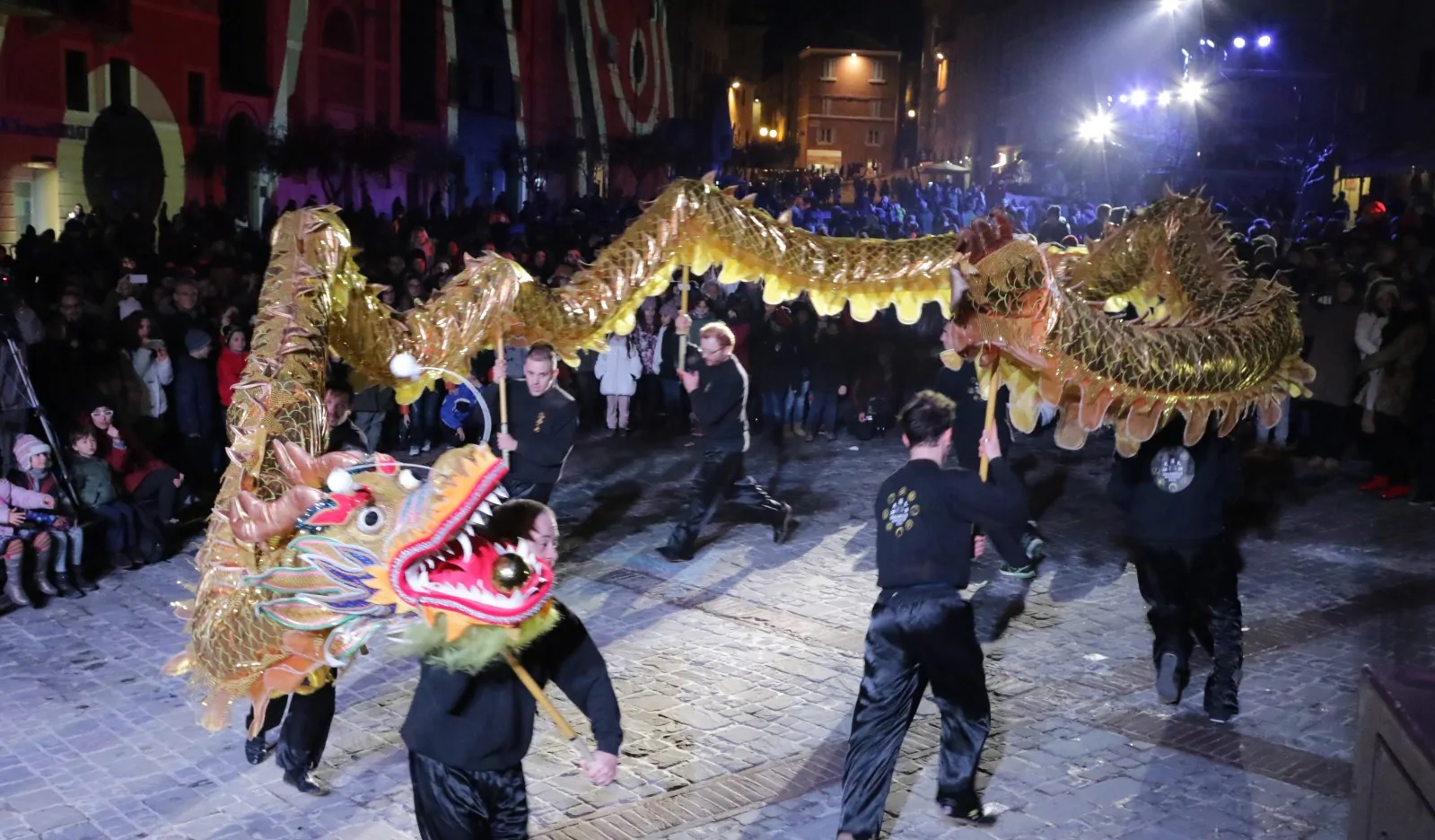 Macerata, centro storico in rosso per il Capodanno Cinese