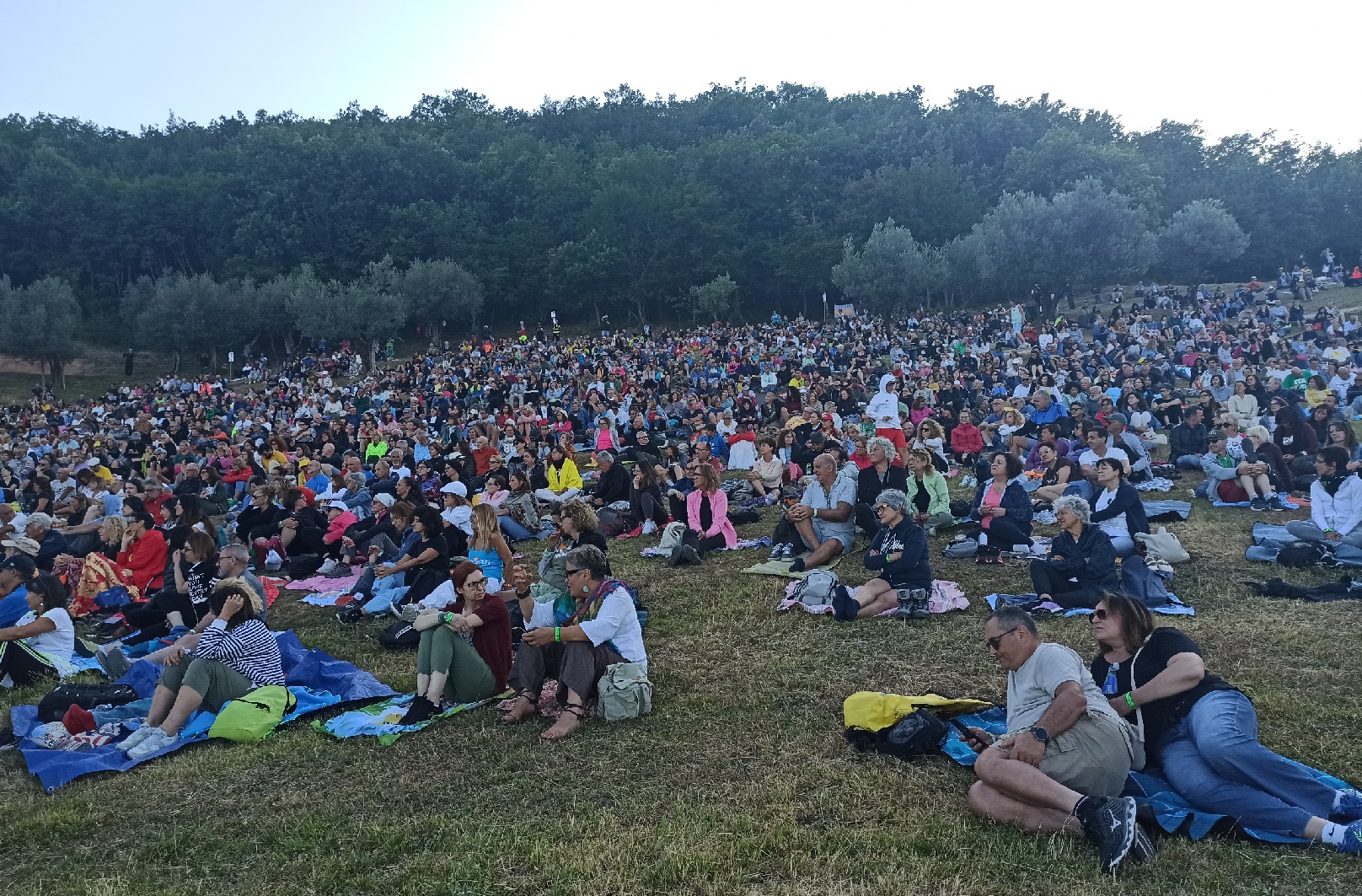 IncantoMarche, in 2mila a San Severino, oggi Niccolò Fabi a Treia