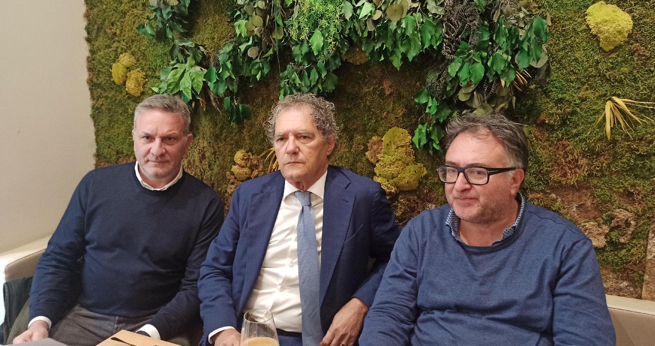 Macerata senza rappresentanti, un incontro del Circolo della Rosa